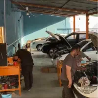 تعمیرگاه اتومبیل آرمان