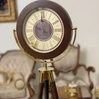 ساعت ایستاده