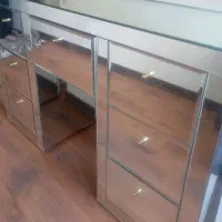 میز آرایش و عسلی مدل آیینه ای در حد نو