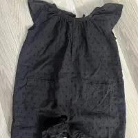 تعدادی لباس بچگانه