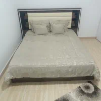 تختخواب دو نفره همراه میز آرایش|تخت و سرویس خواب|قروه, |دیوار