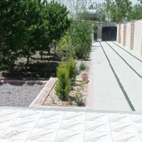 باغ-استخر-سرپوشیده-جاده-اصلی-اسفهران