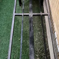 دو عدد نیمکت آهنی