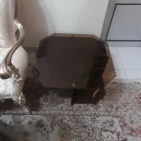 یک عدد میز عسلی بزرگ