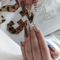 تخفیف ویژه ناخن کاشت و ترمیم دست و پا