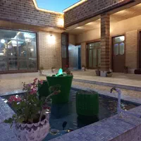 اقامتگاه بومگردی فاروق|اجارهٔ کوتاهمدت ویلا و باغ|شیراز, باغ تخت|دیوار