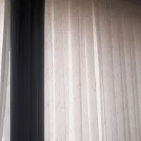 پرده پذیرایی به همراه والان ابی رنگ با ارتفاع ۲.۶۰