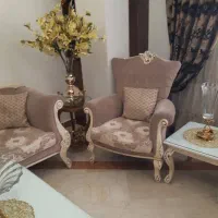 مبلمان ۸نفره۳عدد میز عسلی وجلو مبلی وغذاخوری۶ نفره