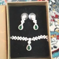 گردنبند و گشواره