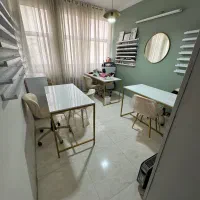 کرایه لاین های سالن میکاپ و شنیون ناخن