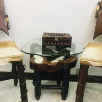 صندلی چوبی و میز