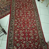فرش ماشینی کناره زمینه گل لاکی