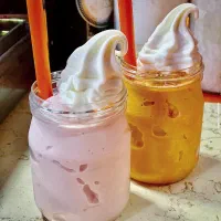 بستنی فروشی توت طلایی استخدام میکند