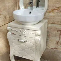 روشویی کابینت دار همراه با آینه و شیر