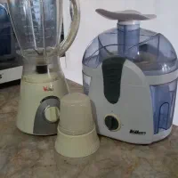 اب میوه گیری و مخلوط کن. آسیاب