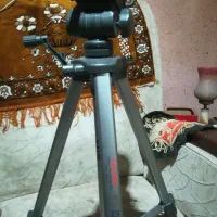 سه پایه دوربین حرفه ایی