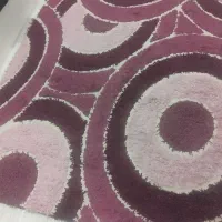 یک عددفرش ۴متری ودوعدومتری ویک عددکناره سه متری