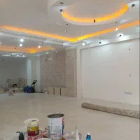 نقاشی ساختمان در پنجره