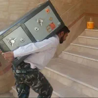 بارگیری تخلیه جابجایی کارگر یخچال ساید و گاوصندوق