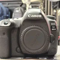 دوربین عکاسی canon 5d iv با لنز 85 سیگما f1.4