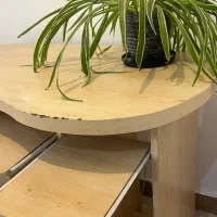 میز کامپیوتر رنگ چوب کاملا سالم فوری