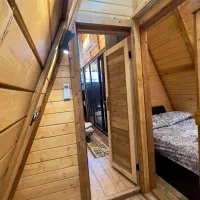 اجاره کلبه سوئیسی دوخواب(کد حمید)|اجارهٔ کوتاهمدت ویلا و باغ|بندر انزلی, نامجو|دیوار