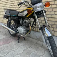 هندا۱۲۵ مدل۹۰ طرنا مشکی‌زرد