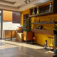 کارگر ایرانی ساده برای انبار