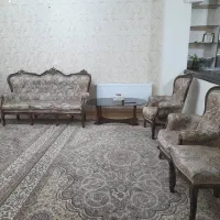 مبل و میز ناهارخوری