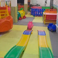 همراه با  نگهداری کودک با مربی مجرب