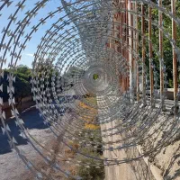 نصب سیم خاردار فنس شاخ گوزنی