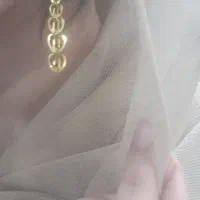 یک عدد گوشواره گم شده