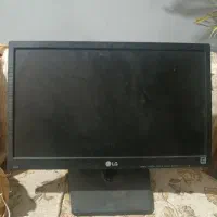 یک عدد مانیتور سامسونگ دارای ۴ لکه دایره