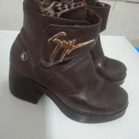 نیم بوت سایز 37