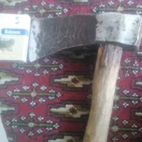 تبر قدیمی حدود 60 ال 70 ساله|کلکسیون اشیاء عتیقه|اصفهان, هفتون|دیوار