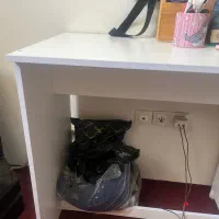 میز نو و تمیز بدون خط و خش