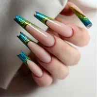 آموزش کاشت ناخن