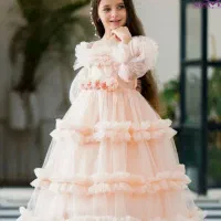 بسته بند ماهر لباس مجلسی بچه گانه