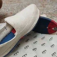 گیوه کلاش (کردی)|کیف، کفش، کمربند|آباده, |دیوار