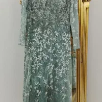 لباس مجلسی زنانه شیک طرح پر کار سنگ دوزیشده