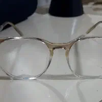 دوعدد عینک یکی طبی ویکی آفتابی
