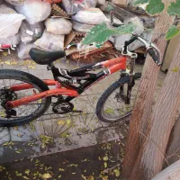 دوچرخ|دوچرخه، اسکیت، اسکوتر|بروجن, |دیوار