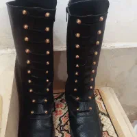 چکمه‌چرم‌درحدنو