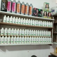 ویترین و صندلی