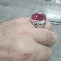 انگشتر‌نقره‌بایاقوت‌سورخ