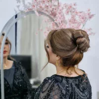 میکاپ و شنیون و زلف حرفه ای|خدمات آرایشگری و زیبایی|شیراز, شهرک گلستان|دیوار