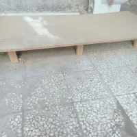 تخت چوبی در حد نو