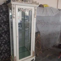 ویترین شیشه ای