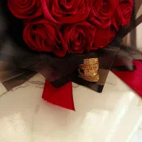 انگشتر ورساچه  چند تراش در حد نو خوش دست