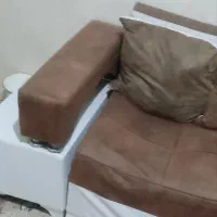 مبل تمیز. نیاز به کمی تعمیر البته یه دونه اش